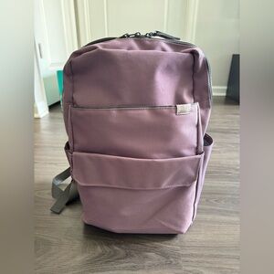 Like New RED ROVR ROO Backpack in Mauve